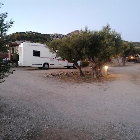 Camp Kopito Hotel Hvar Town Bagian luar foto