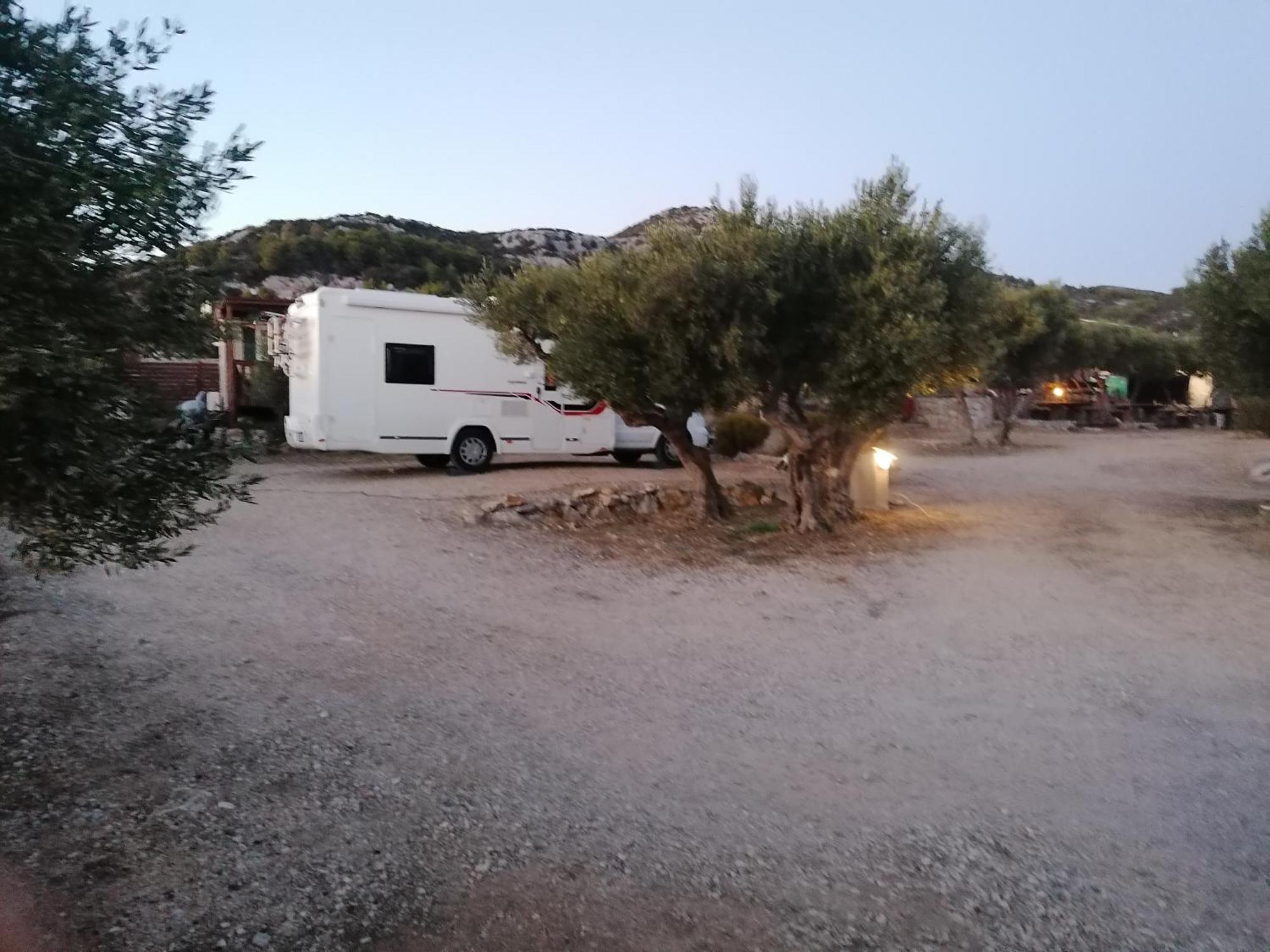 Camp Kopito Hotel Hvar Town Bagian luar foto